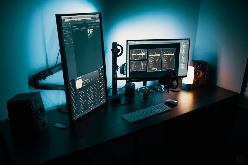 Home Pc Setup mounted in a dark desktop